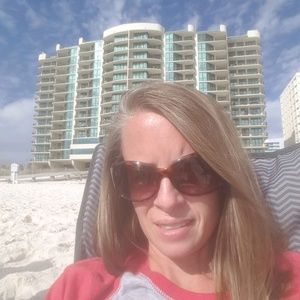 Meet your Posher, Rebecca